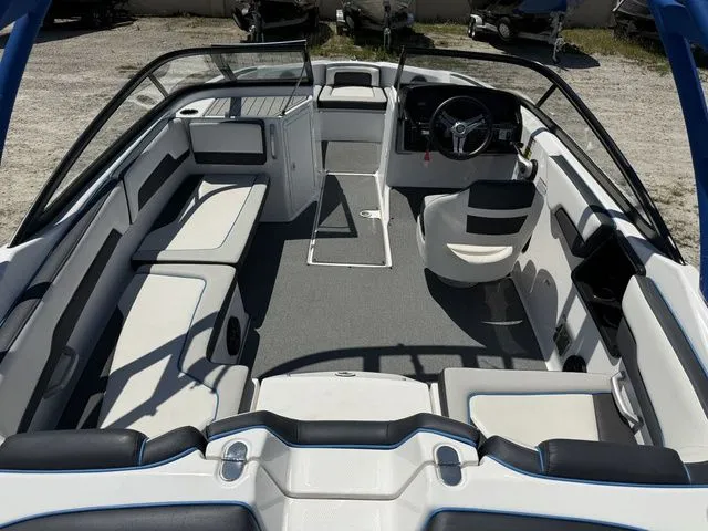 Slide: The Image of Yamaha AR195 2020 - 19