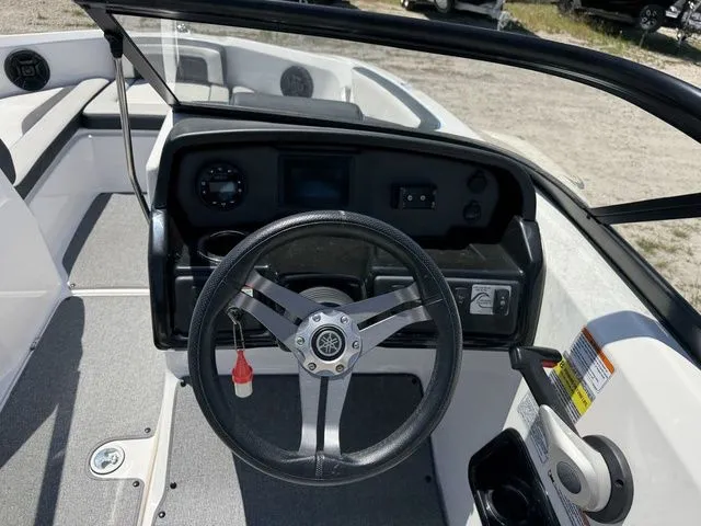 Slide: The Image of Yamaha AR195 2020 - 23