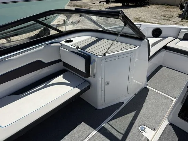 Slide: The Image of Yamaha AR195 2020 - 24