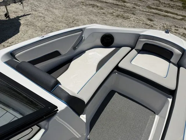 Slide: The Image of Yamaha AR195 2020 - 28