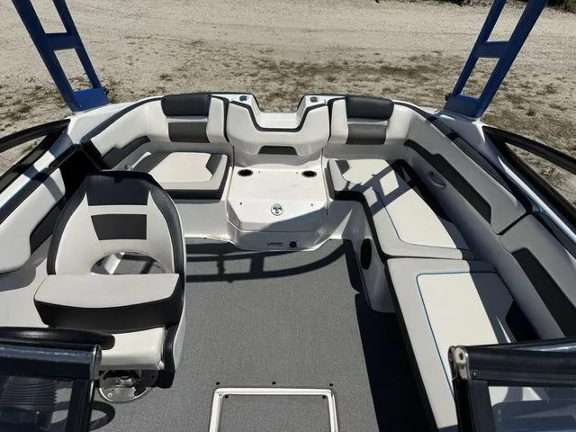 Slide: The Image of Yamaha AR195 2020 - 30