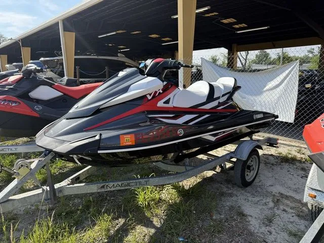 Slide: The Image of Yamaha VX Cruiser HO 2019 - 3