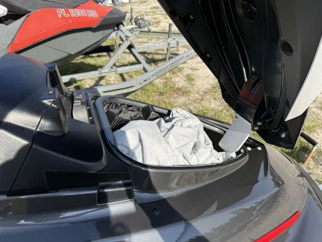 Slide: The Image of Yamaha VX Cruiser HO 2019 - 9