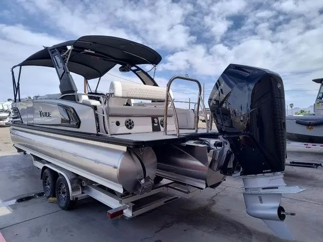 Slide: The Image of Tahoe Grand Tahoe LTD Cruise Rear Bench 25 FT 2026 - 4