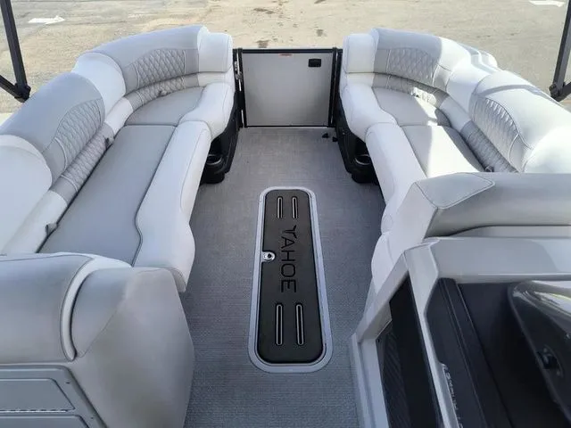 Slide: The Image of Tahoe Grand Tahoe LTD Cruise Rear Bench 25 FT 2026 - 6