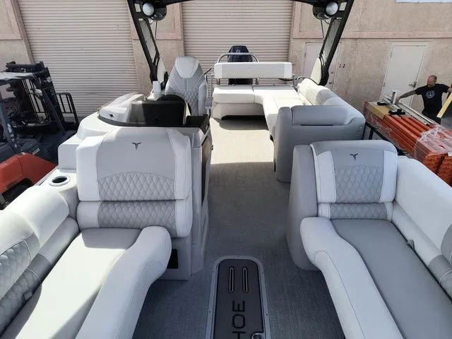 Slide: The Image of Tahoe Grand Tahoe LTD Cruise Rear Bench 25 FT 2026 - 7