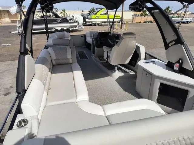 Slide: The Image of Tahoe Grand Tahoe LTD Cruise Rear Bench 25 FT 2026 - 9