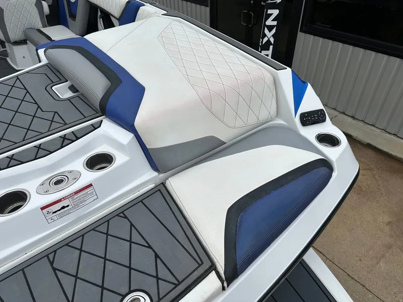 Slide: The Image of Tigé ZX5 2018 - 17