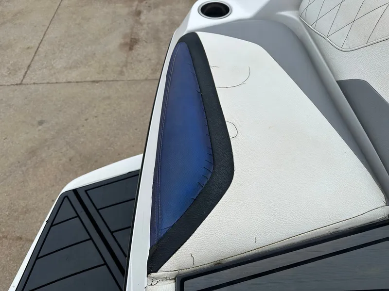 Slide: The Image of Tigé ZX5 2018 - 20