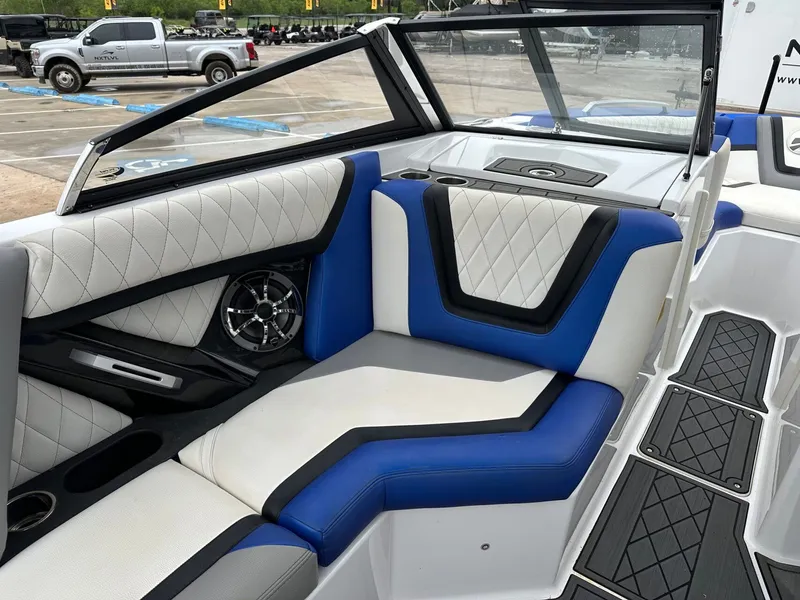 Slide: The Image of Tigé ZX5 2018 - 24