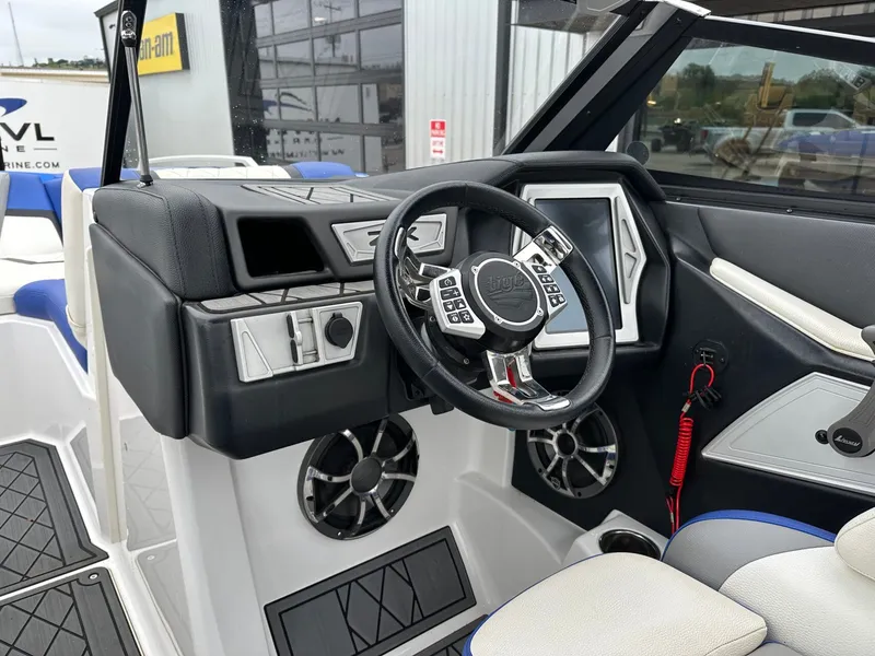 Slide: The Image of Tigé ZX5 2018 - 26