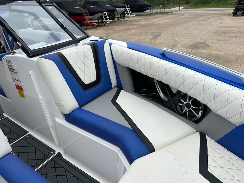 Slide: The Image of Tigé ZX5 2018 - 38