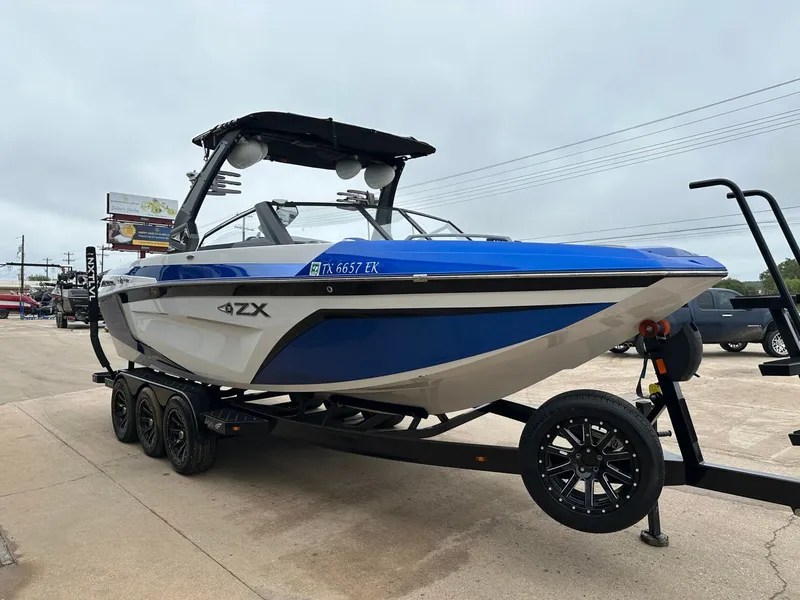 Slide: The Image of Tigé ZX5 2018 - 7