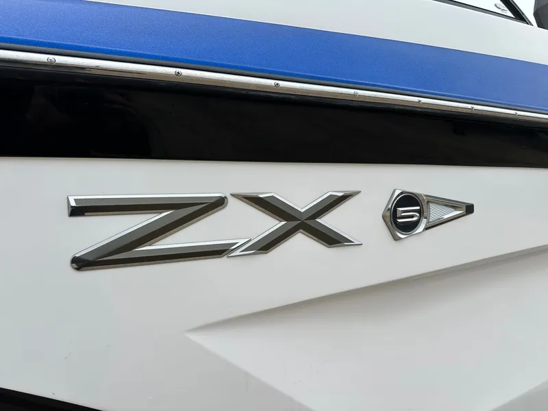 Slide: The Image of Tigé ZX5 2018 - 9