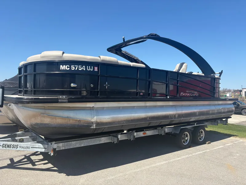 The Image of Berkshire 25RFX DC STS ARCH 3.0 PKG 2018 - 0