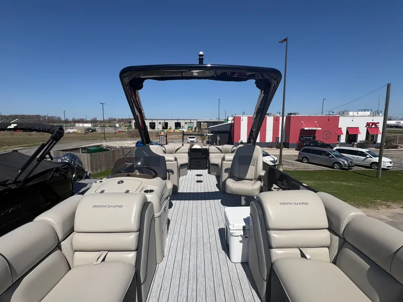 Slide: The Image of Berkshire 25RFX DC STS ARCH 3.0 PKG 2018 - 10