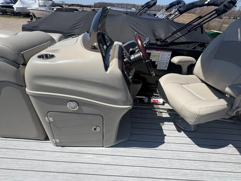 Slide: The Image of Berkshire 25RFX DC STS ARCH 3.0 PKG 2018 - 12