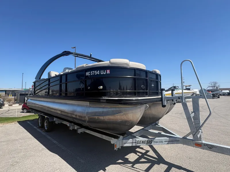 Slide: The Image of Berkshire 25RFX DC STS ARCH 3.0 PKG 2018 - 3