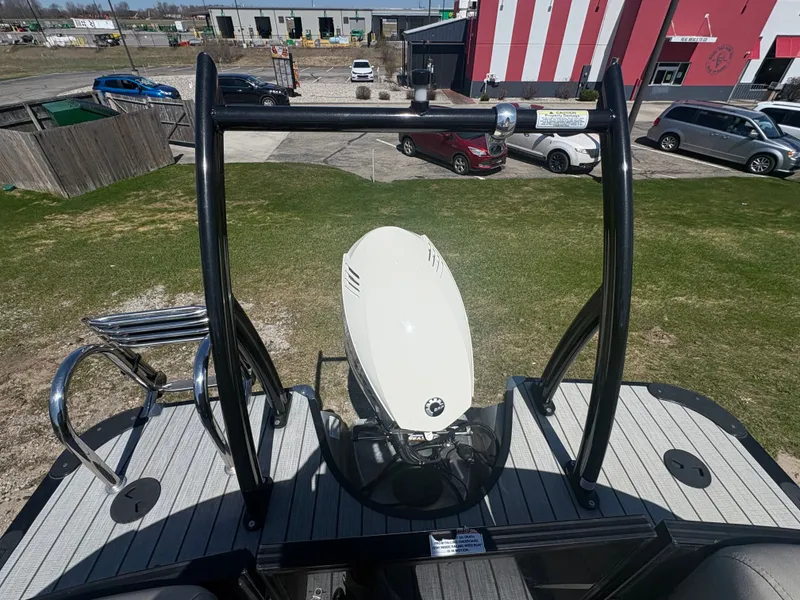 Slide: The Image of Berkshire 25RFX DC STS ARCH 3.0 PKG 2018 - 5