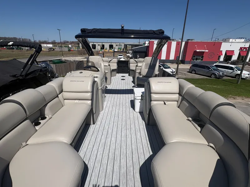 Slide: The Image of Berkshire 25RFX DC STS ARCH 3.0 PKG 2018 - 7