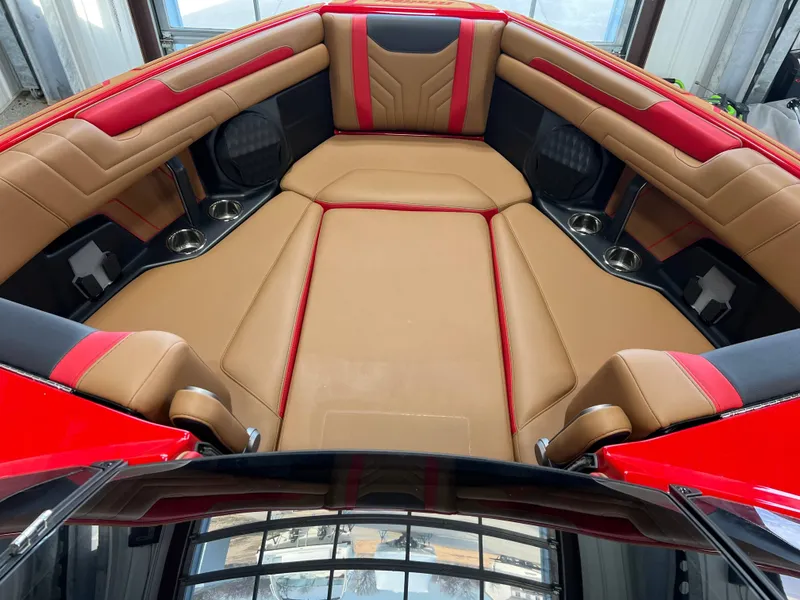 Slide: The Image of Malibu Wakesetter 25 LSV 2025 - 11
