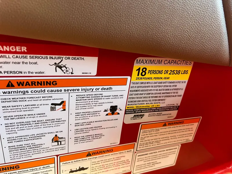 Slide: The Image of Malibu Wakesetter 25 LSV 2026 - 18