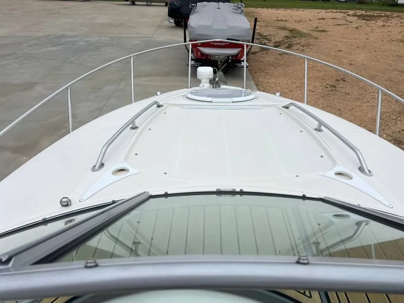 Slide: The Image of Foredeck of a 2011 Monterey 260 SCR boat at the dock. - 15