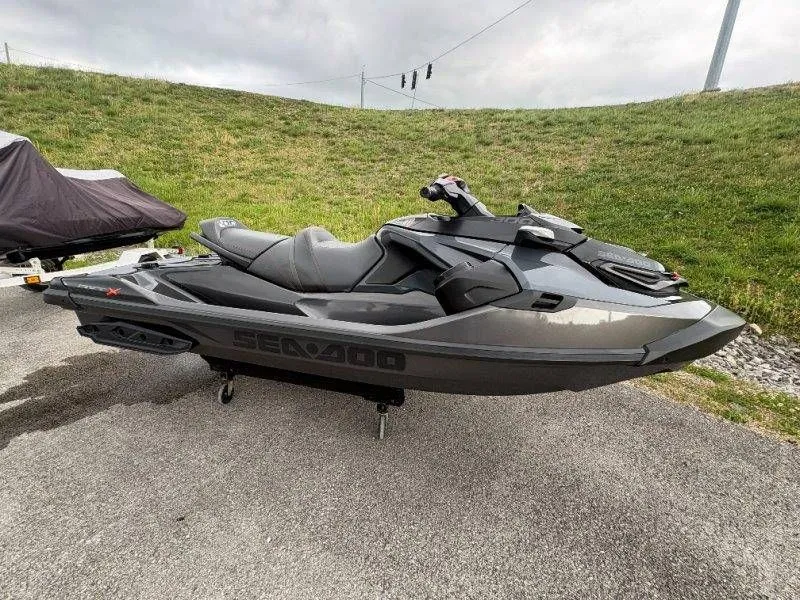 The Image of Sea-Doo RXT-X 300 2023 - 1