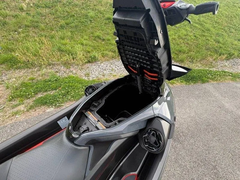 Slide: The Image of Sea-Doo RXT-X 300 2023 - 10