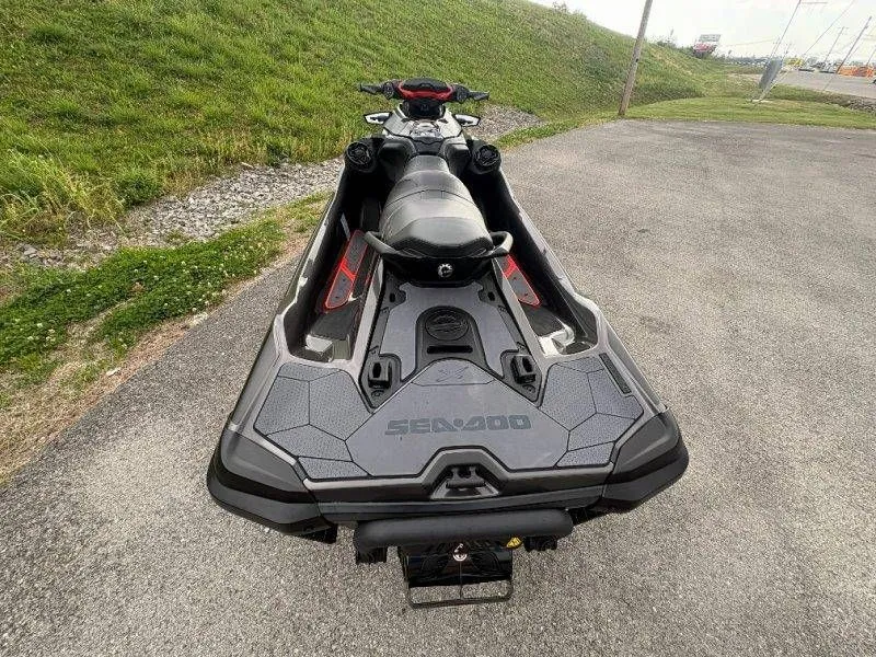 Slide: The Image of Sea-Doo RXT-X 300 2023 - 17