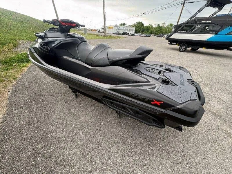 Slide: The Image of Sea-Doo RXT-X 300 2023 - 20