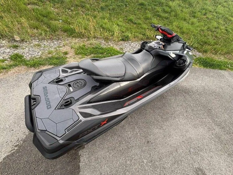 Slide: The Image of Sea-Doo RXT-X 300 2023 - 3