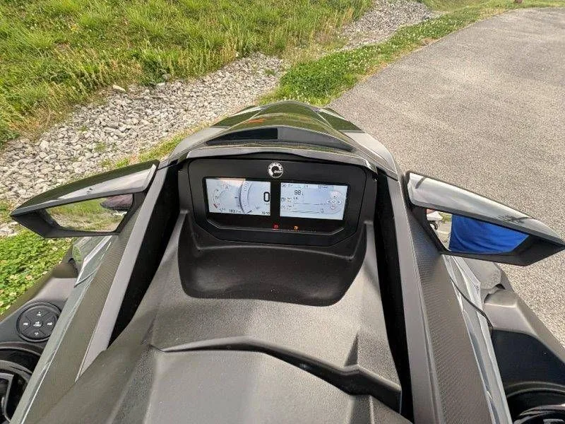 Slide: The Image of Sea-Doo RXT-X 300 2023 - 8