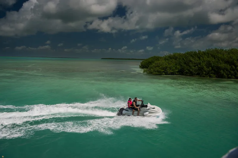 Slide: The Image of Yamaha WaveRunner VX Cruiser HO 2025 - 11