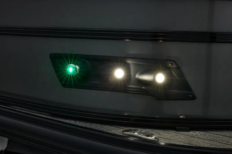 Slide: The Image of Ranger 220F 2026 - 15