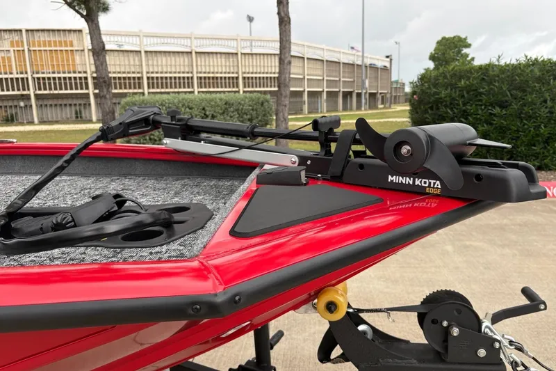 Slide: The Image of 2026 Tracker Pro Team 175 boat with Minn Kota Edge trolling motor. - 13