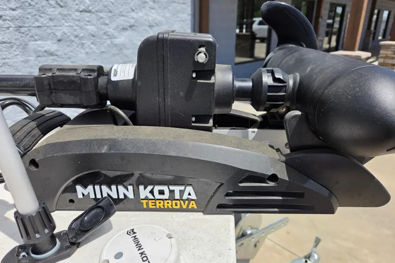 Slide: The Image of Minn Kota Terrova motor on 2022 G3 Bay 18 GX boat, close-up view. - 19