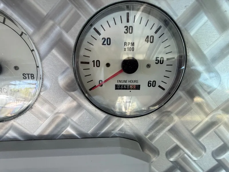 Slide: The Image of Tachometer of a 1999 Formula 41 Performance Cruiser showing 640 hours. - 11