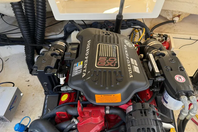 Slide: The Image of Volvo Penta 5.0 GXI engine in a 2005 Chaparral 236 SSi boat. - 16