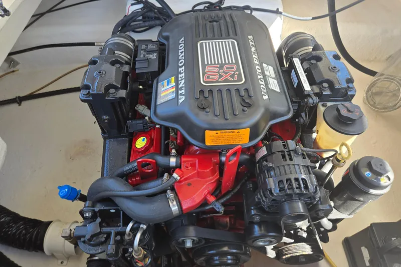 Slide: The Image of Volvo Penta 5.0 GXI engine in 2010 Chaparral Sunesta 224 boat. - 38