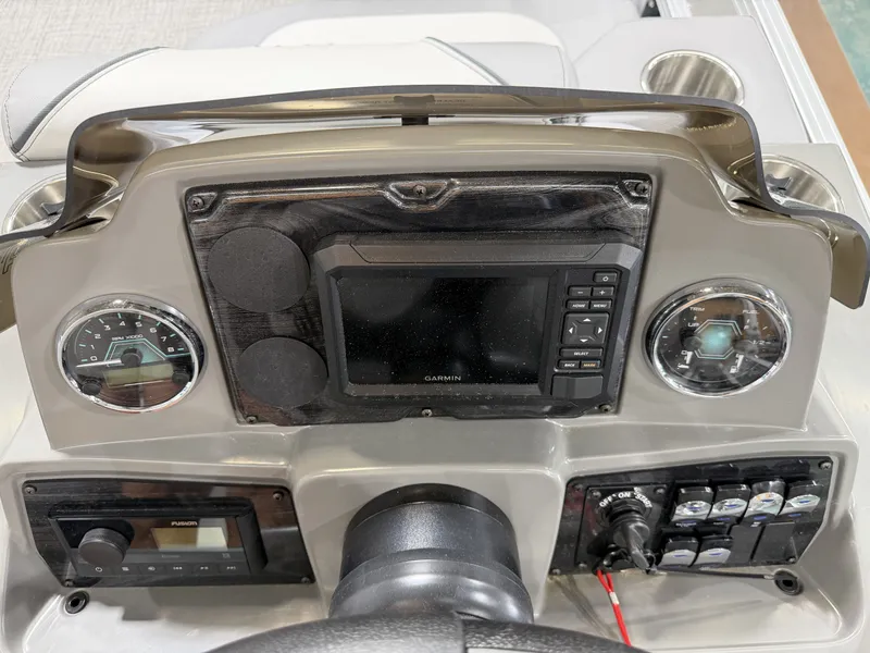 Slide: The Image of Dashboard of Avalon Venture 85 Rear Fish 2026 with Garmin navigation system. - 21