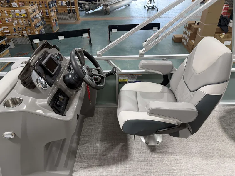 Slide: The Image of 2026 Avalon Venture 85 Rear Fish helm with captain's chair. - 7