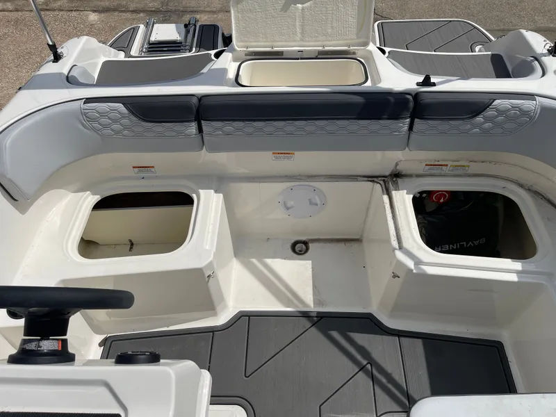 Slide: The Image of Bayliner 170EL 2024 - 17