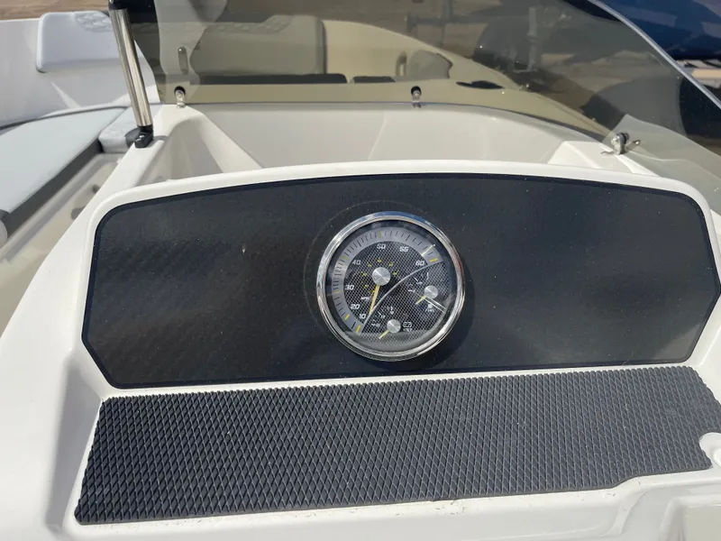 Slide: The Image of Bayliner 170EL 2024 - 30