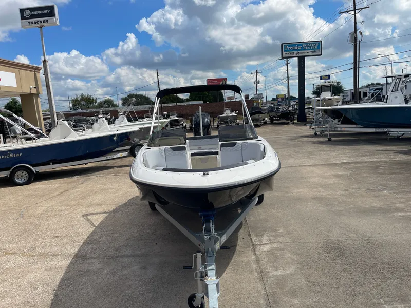 Slide: The Image of Bayliner 170EL 2024 - 5