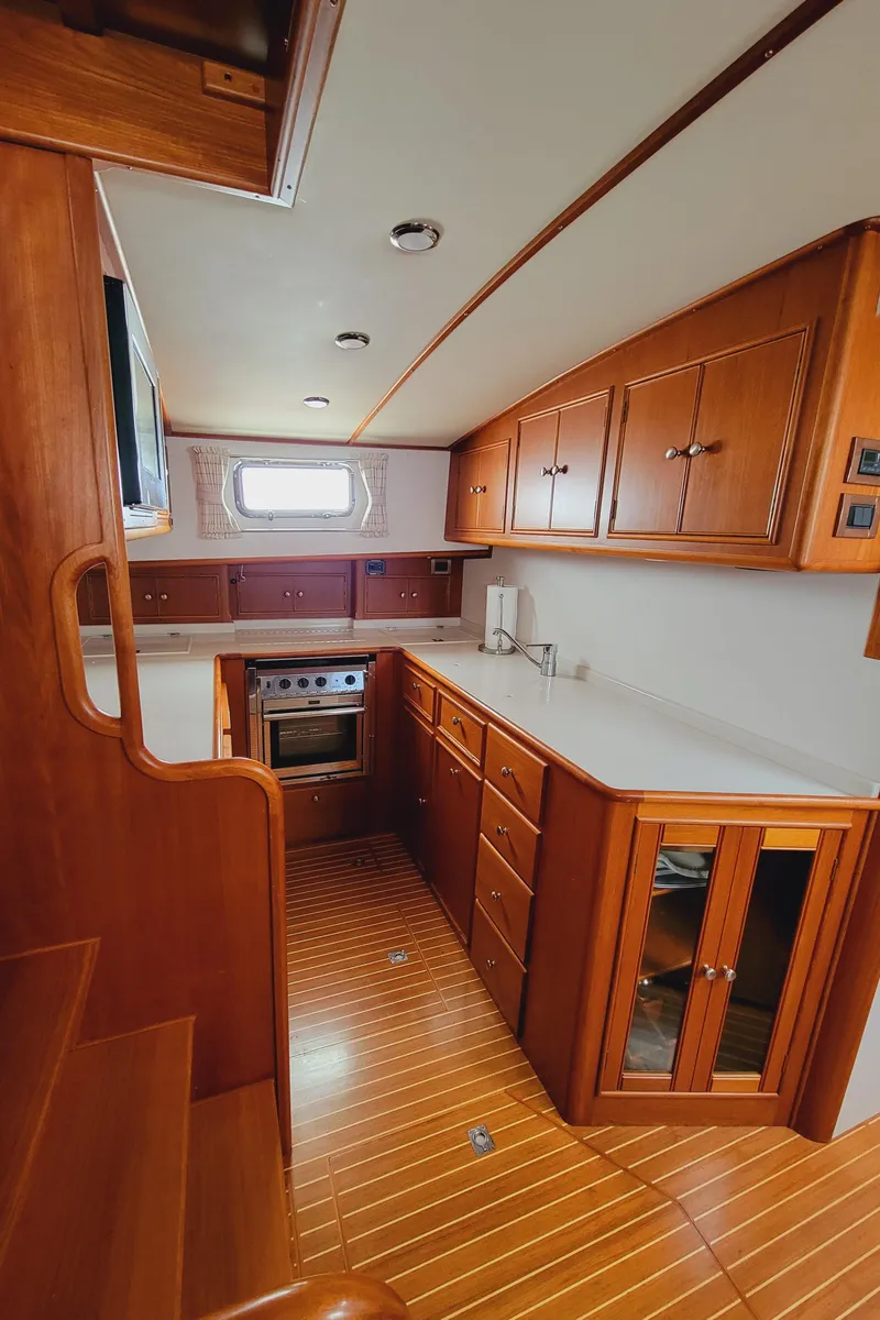 Slide: The Image of Interior of 2004 Grand Banks 49 Eastbay HX yacht. - 15