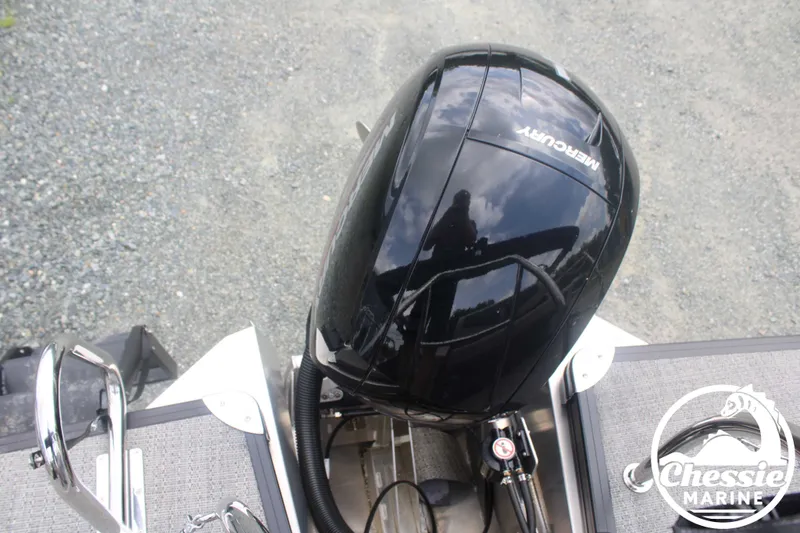 Slide: The Image of 2025 Barletta Cabrio C20UC with Mercury engine, top view. - 15