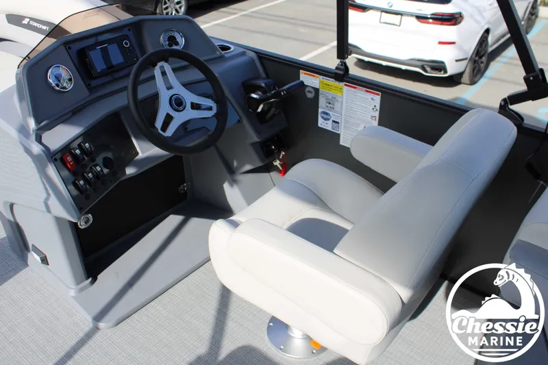 Slide: The Image of Interior of the 2026 Starcraft VX 22 R DH boat. - 15