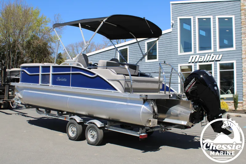 Slide: The Image of 2026 Barletta ARIA 22UC pontoon boat at Chessie Marine. - 3