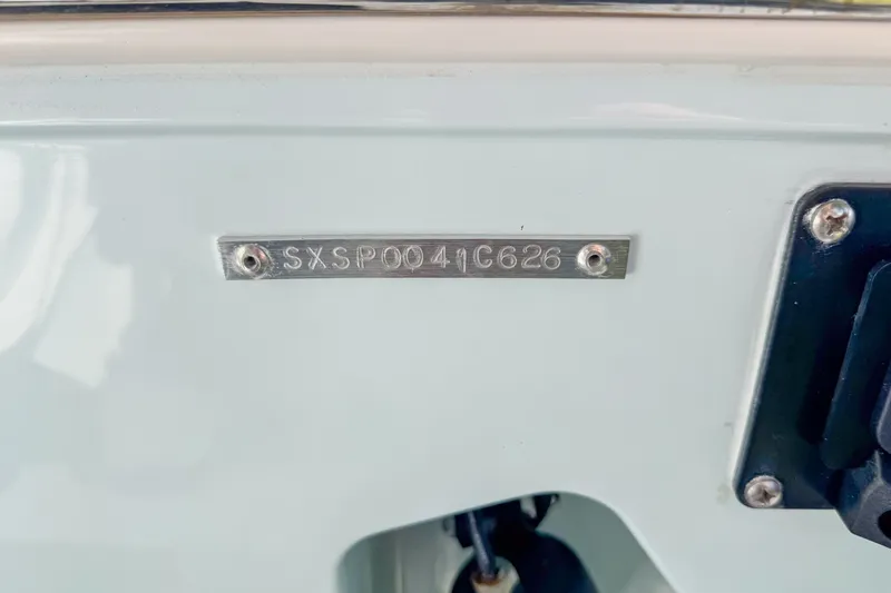 Slide: The Image of Sea Hunt Ultra 285 FS 2026 - 12